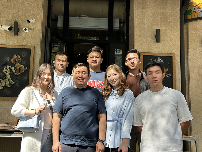 Bugin Holding қызметкерлерімен Сәрсенбілік таңғы ас